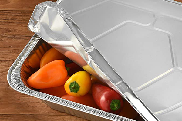aluminum 9 x 9 foil trays with lids.jpg